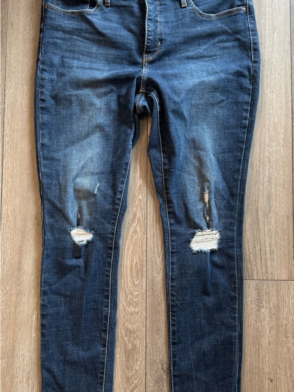 Levi 311 Shaping Skinny Dark Blue Distressed Women's Skinny Jeans-Size 32